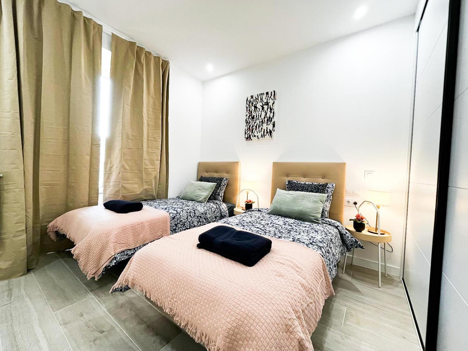 Madrid Private Rooms - Ferrer Экстерьер фото